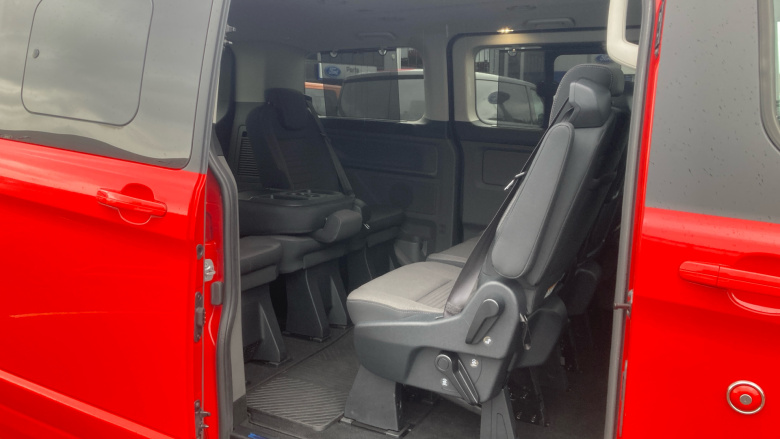 Ford Tourneo Custom 320 L1 Diesel Fwd 2.0 EcoBlue 136ps H1 Titanium 8 seater